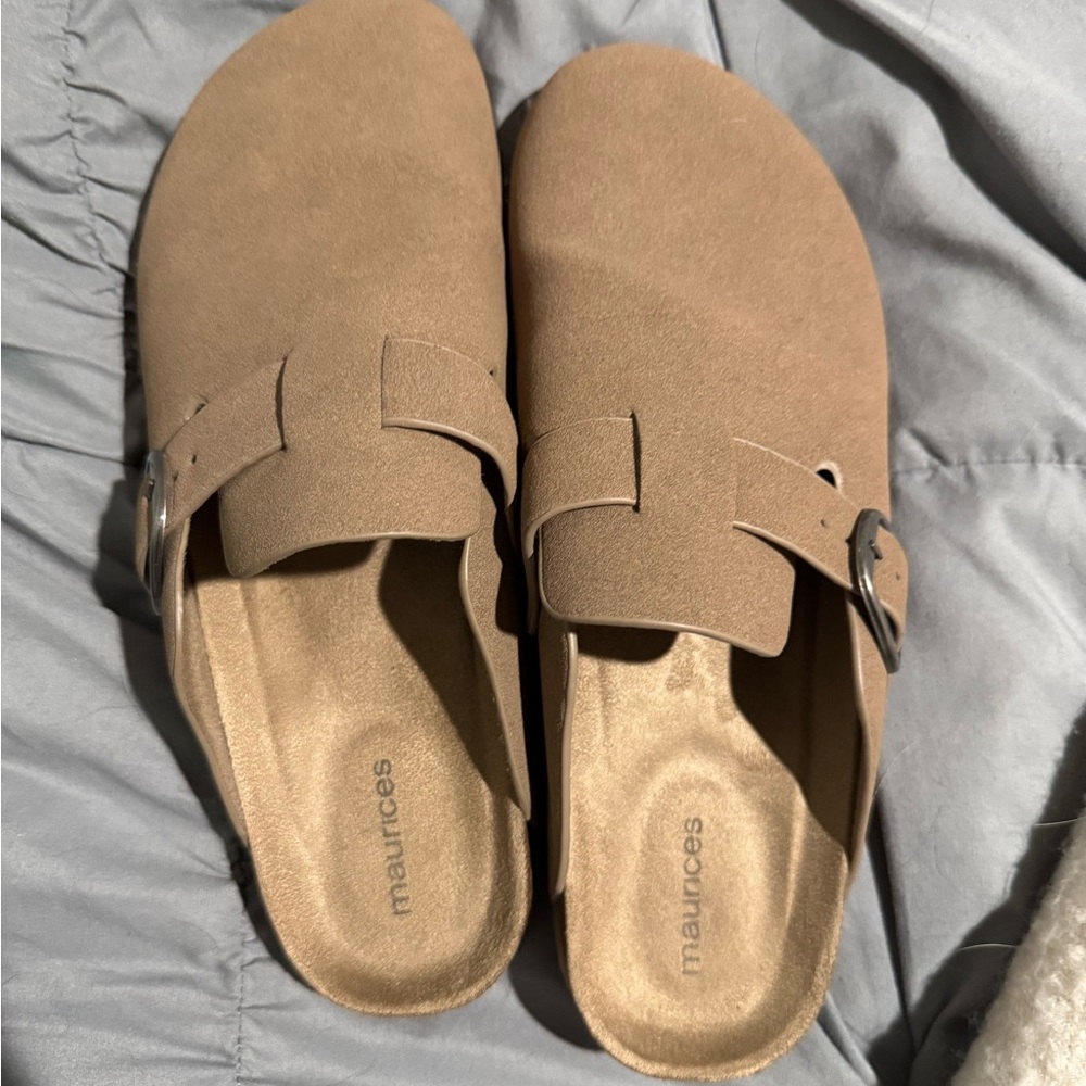 Maurice’s slip on slides tan color sz 10 women’s